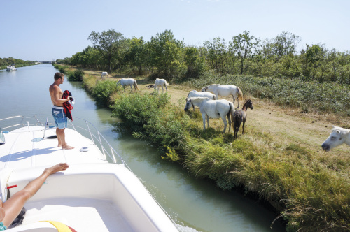 canal du idid location bateau sans permis Bellegarde